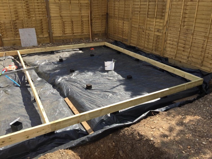 Care was taken at every stage to ensure the frame was absolutely level. Whilst a fall is required for the decking, this would be added later with spacers under the decking itself.