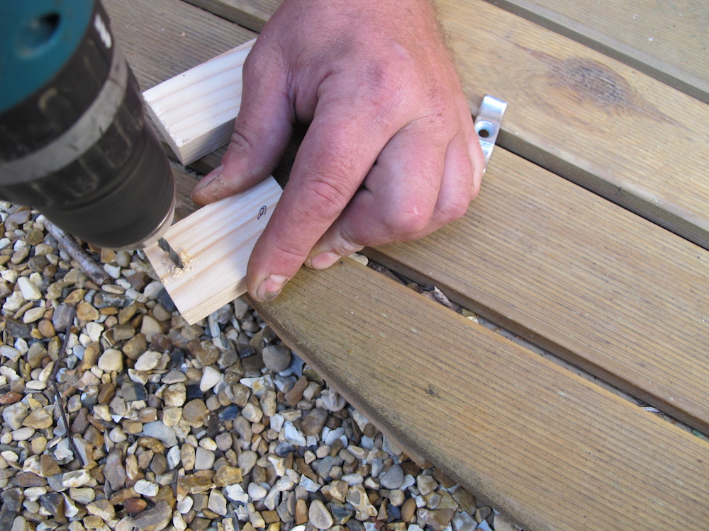 As when working with all wood and screws we will always send through a pilot hole before sending through a screw to stop splits happening in the timber we are working on.