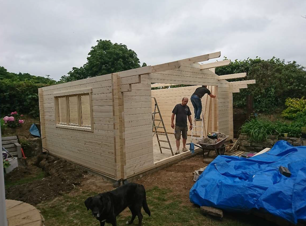 Newcastle Log Cabin Purlin Installation