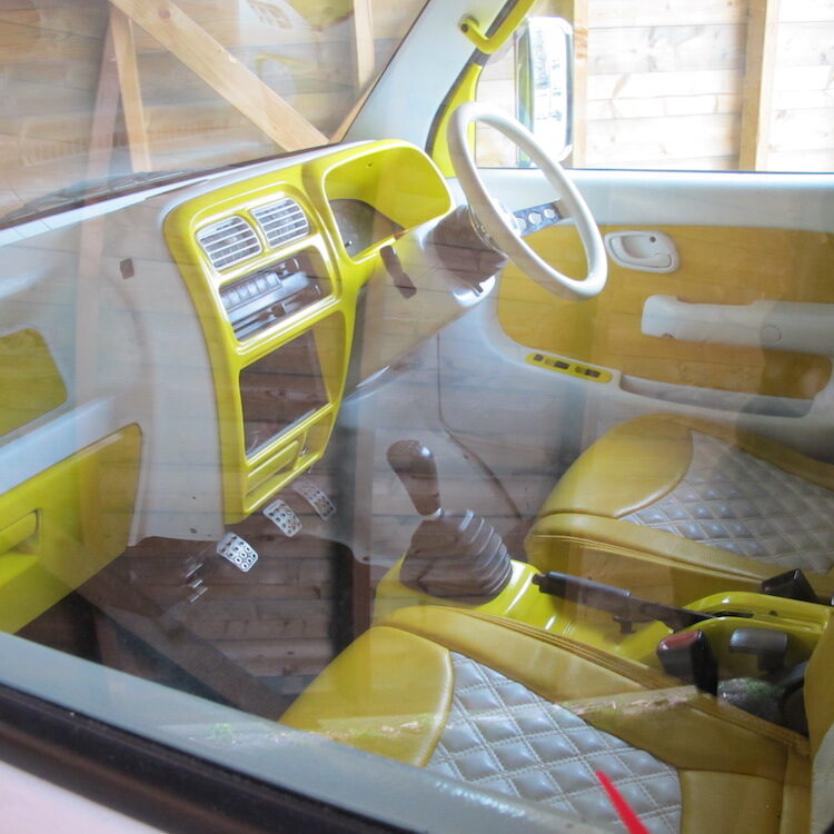 Tuindeco Promotional Minivan
