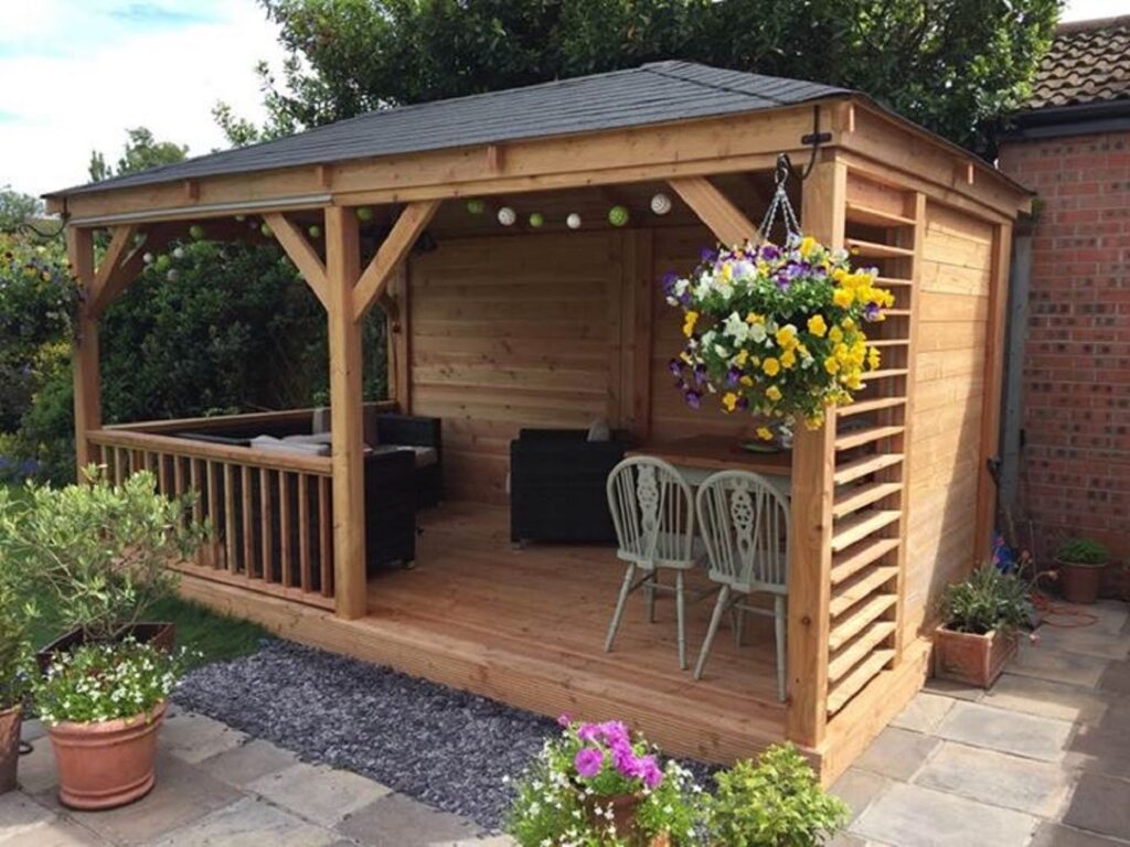 Tuin gazebo enhanced with walls and decking