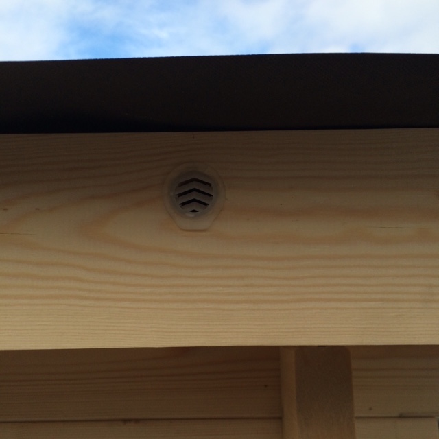 Sauna insulation on log cabin roof
