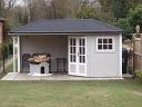 Rianne 28mm log cabin with canopy